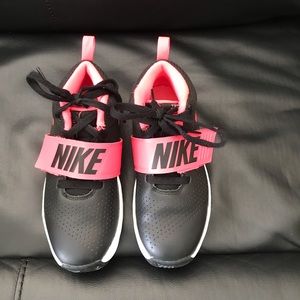 Nike girls basketball shoes